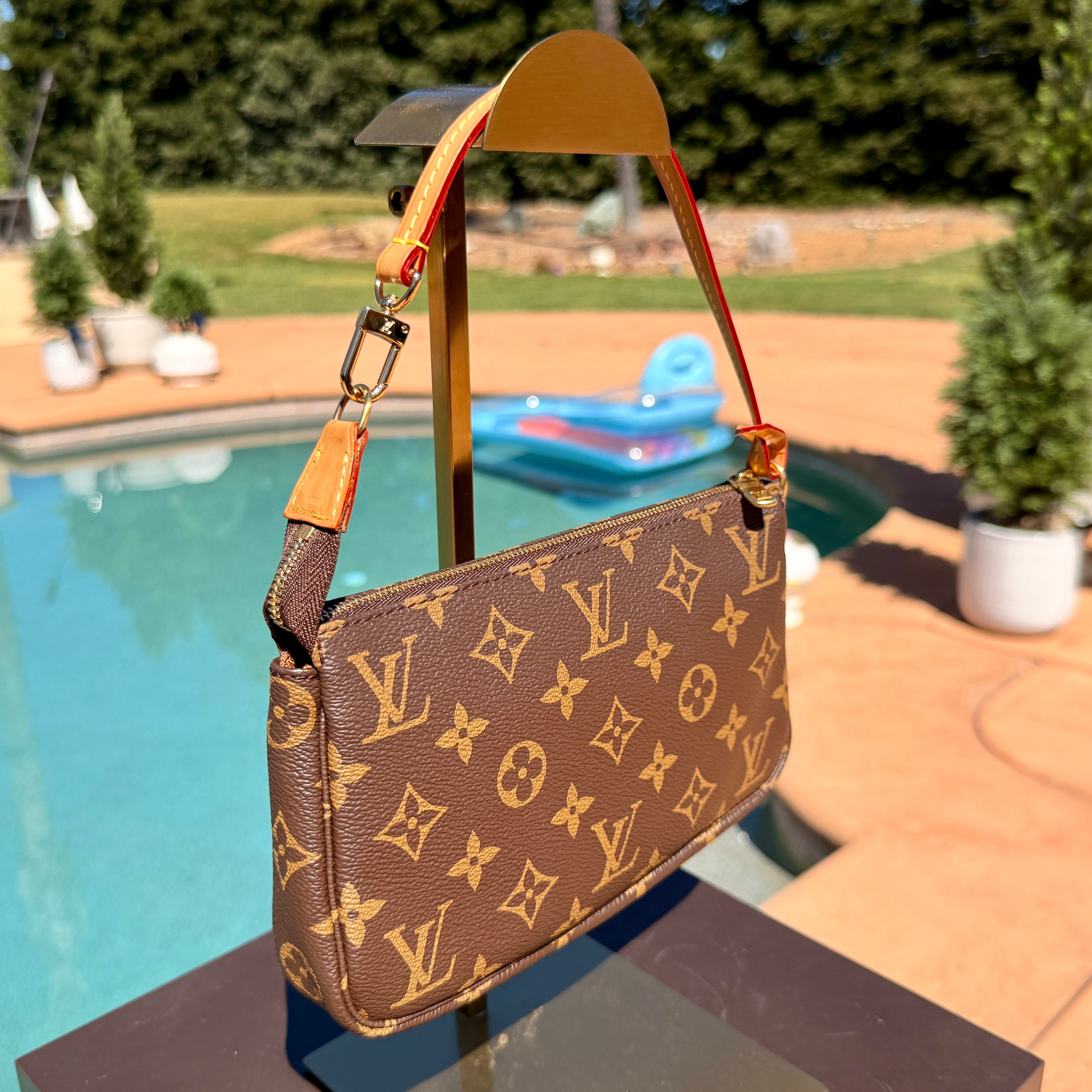 Louis Vuitton Vintage Pochette Accessoires