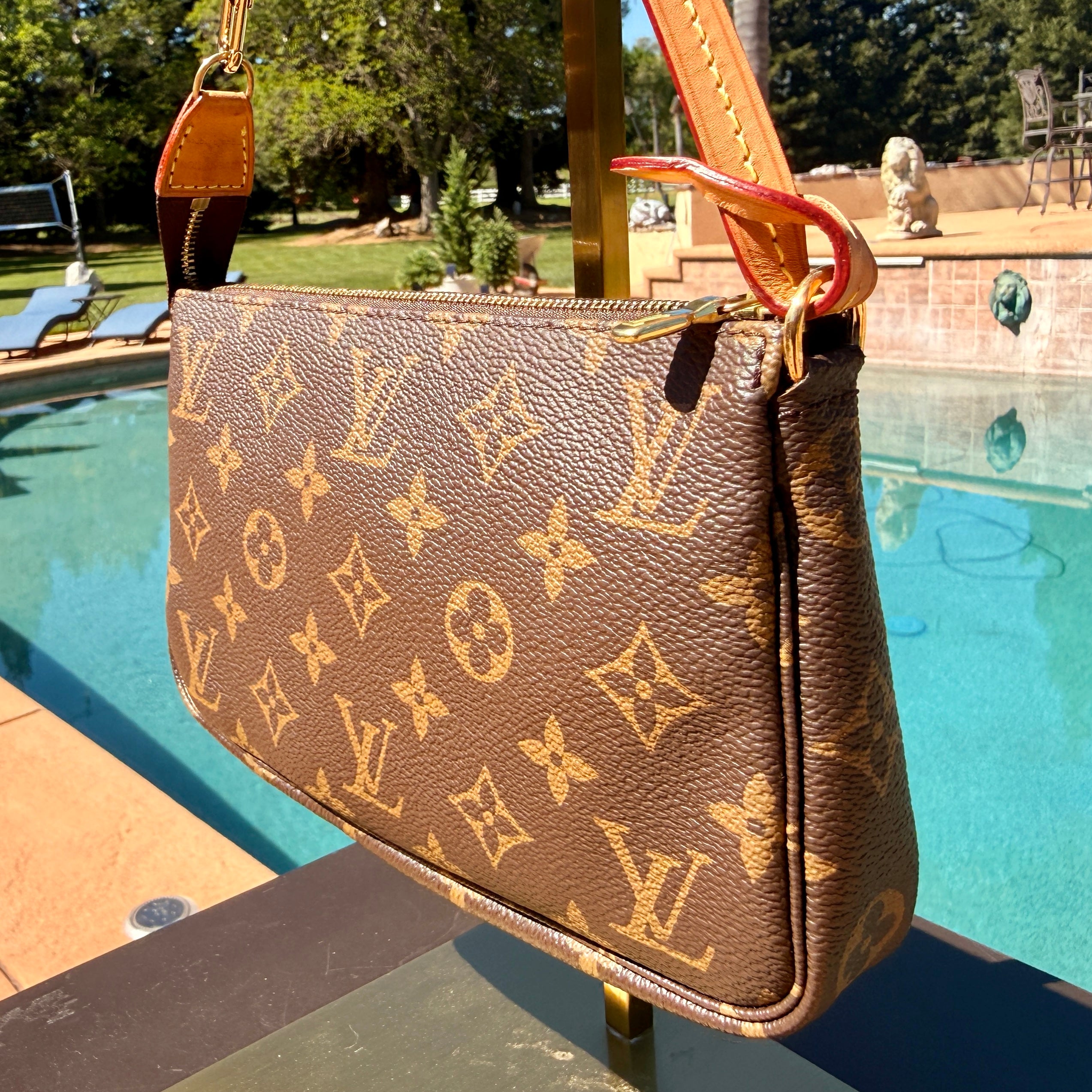 Louis Vuitton Vintage Pochette Accessoires