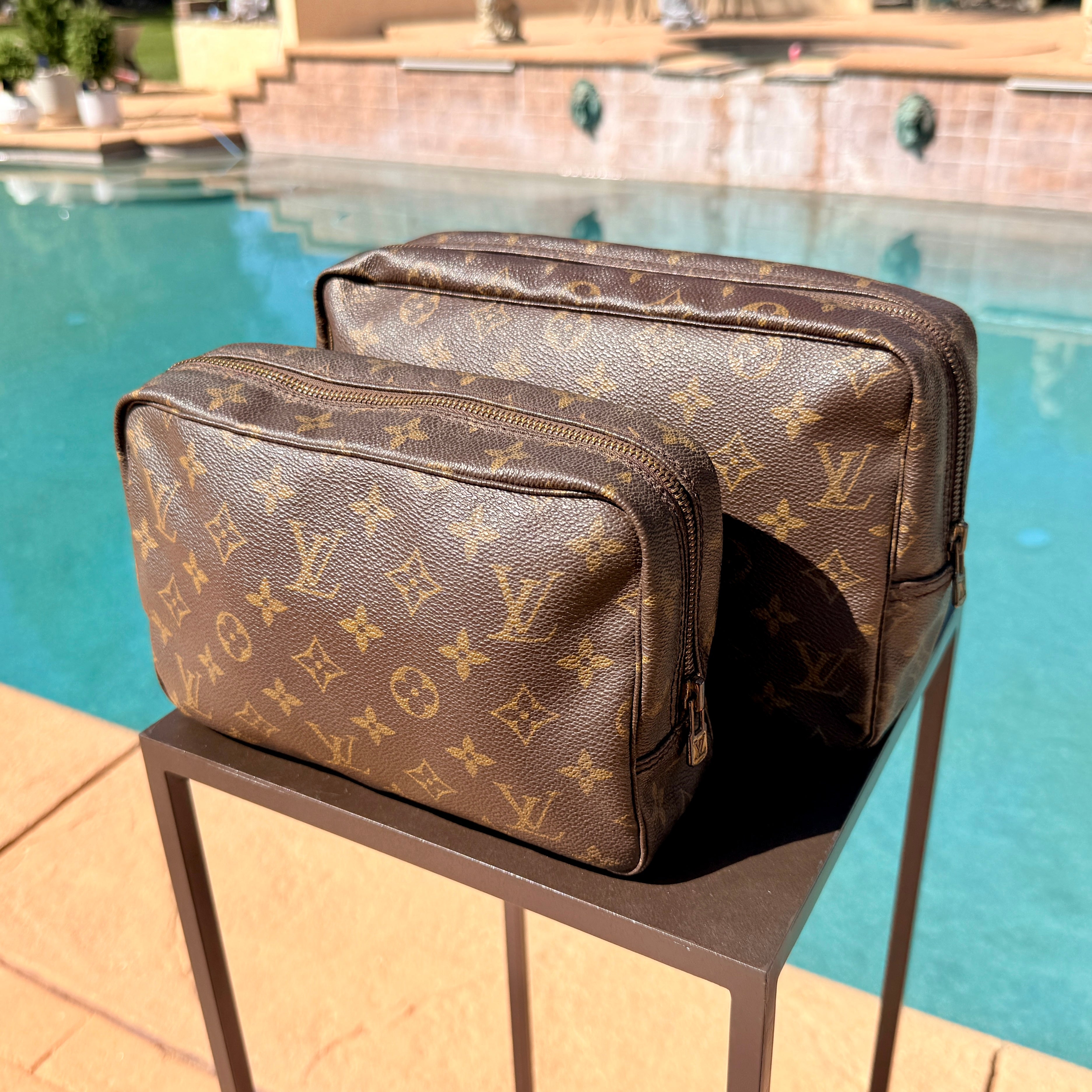 Louis Vuitton	Vintage Monogram Trouse Toilette 28