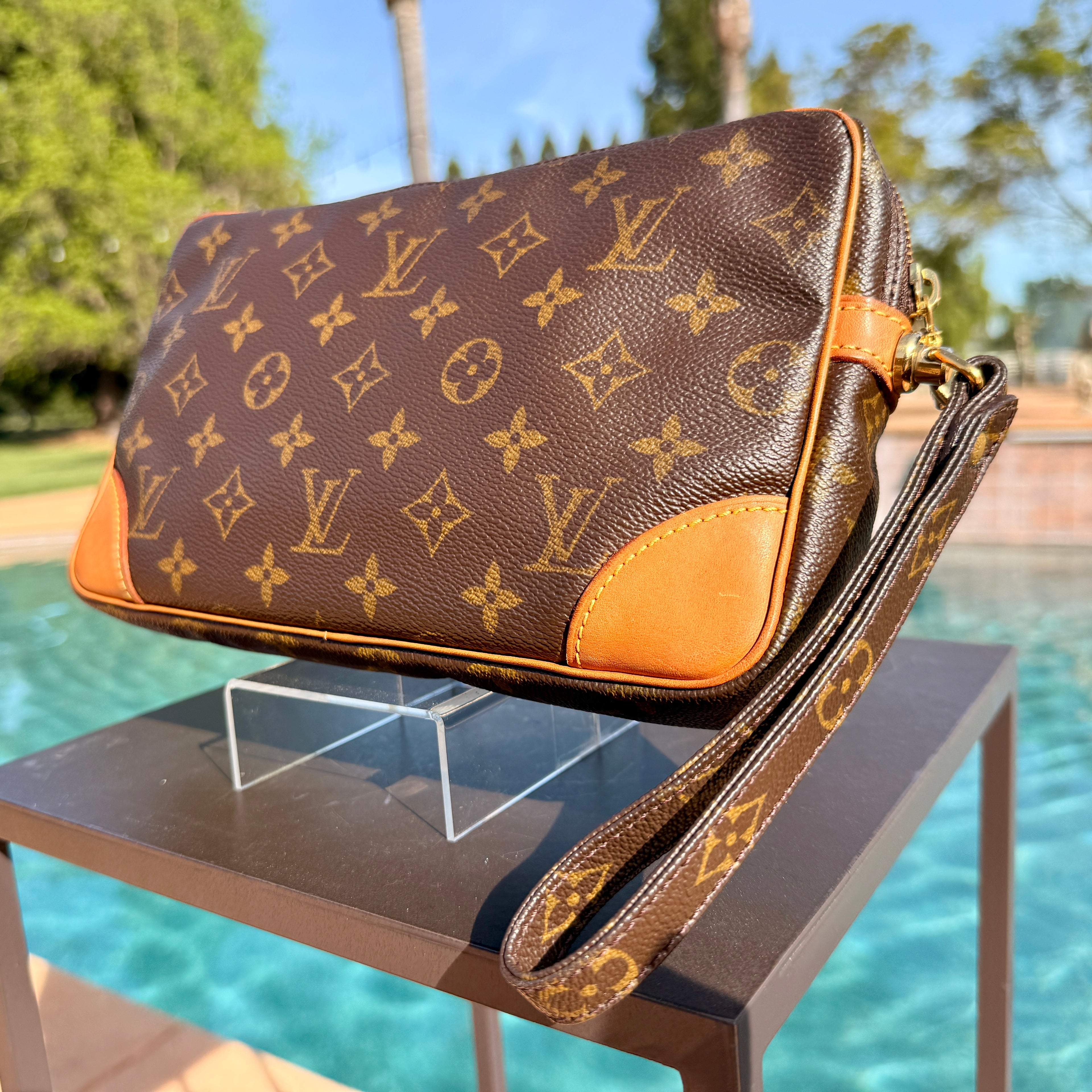 Louis Vuitton	Vintage Monogram Clutch with Wristlet