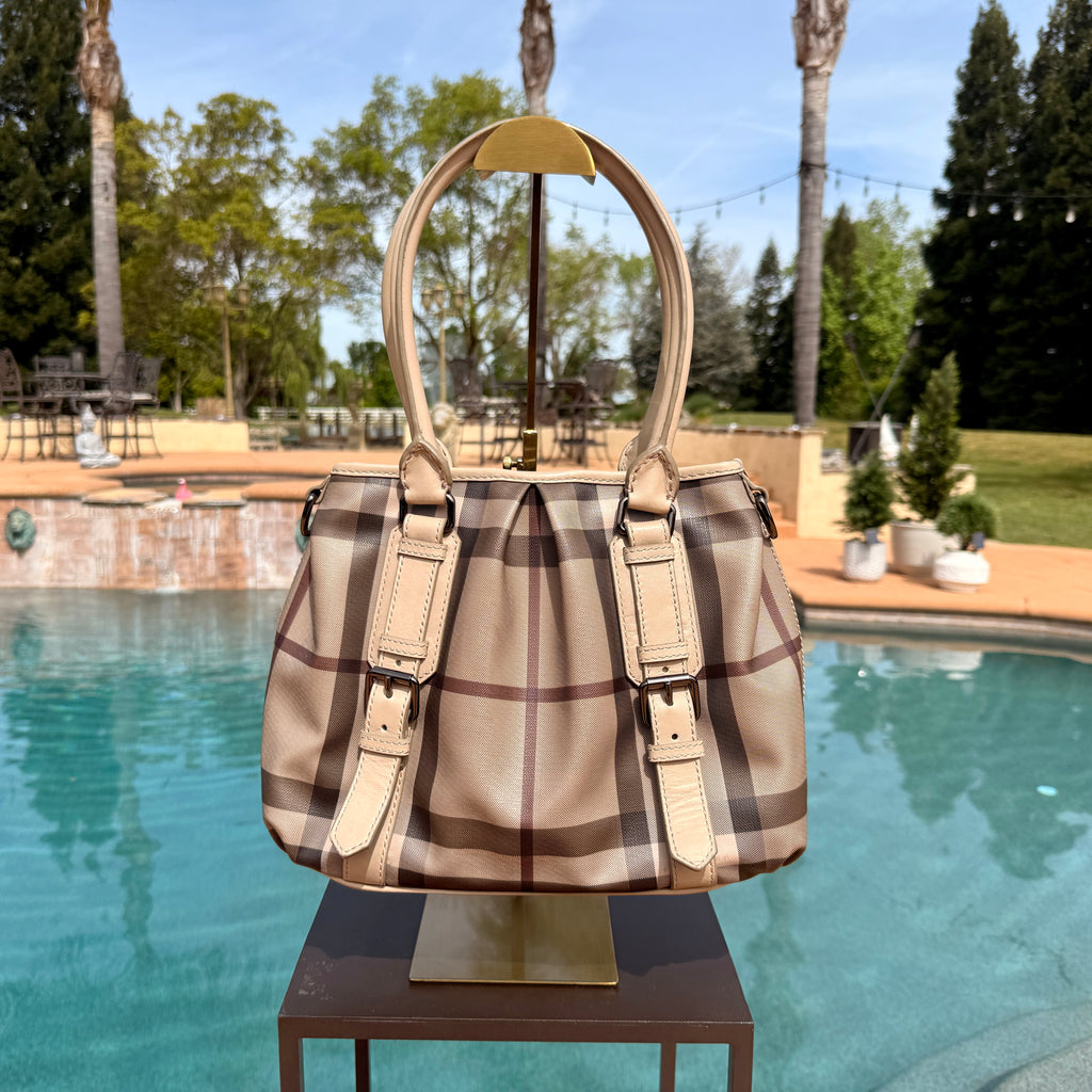 Burberry	Vintage Checkered Shoulder Bag Medium